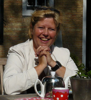 annie-scholte